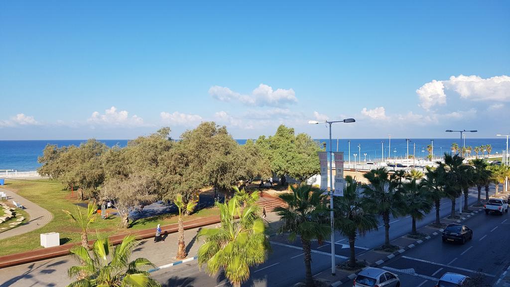 Spat Apartments Bat Yam Exteriör bild