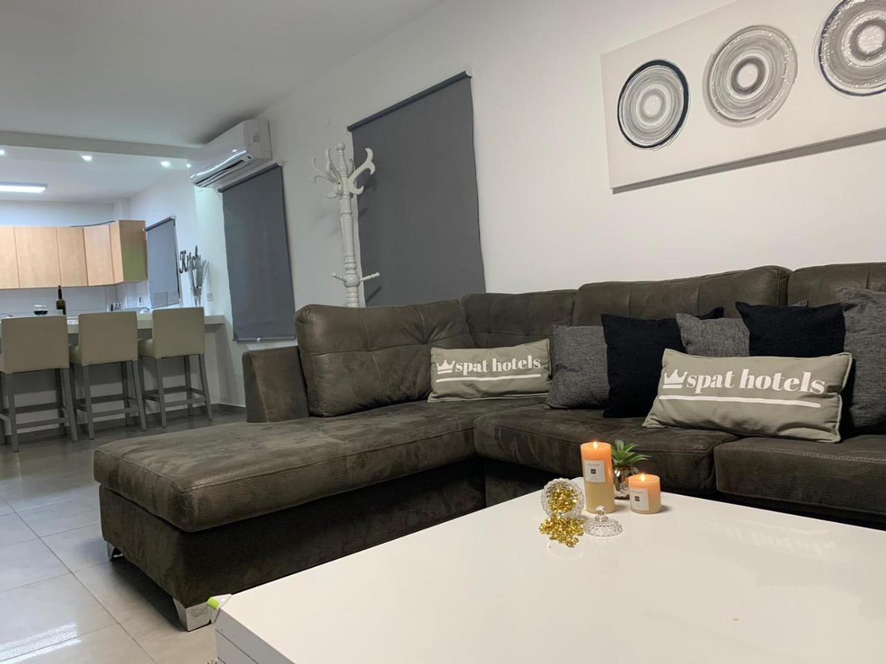 Spat Apartments Bat Yam Exteriör bild