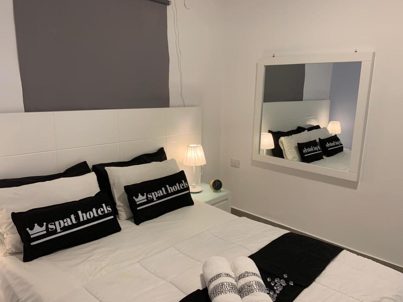 Spat Apartments Bat Yam Exteriör bild