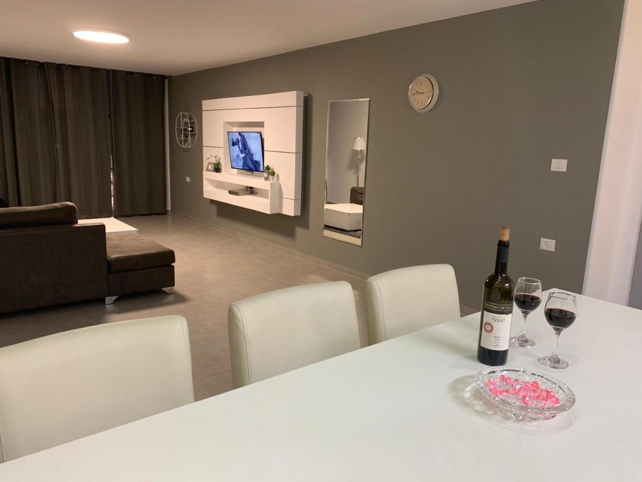Spat Apartments Bat Yam Exteriör bild