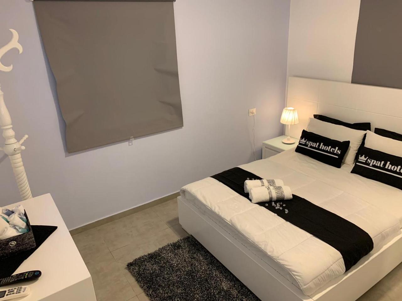 Spat Apartments Bat Yam Exteriör bild