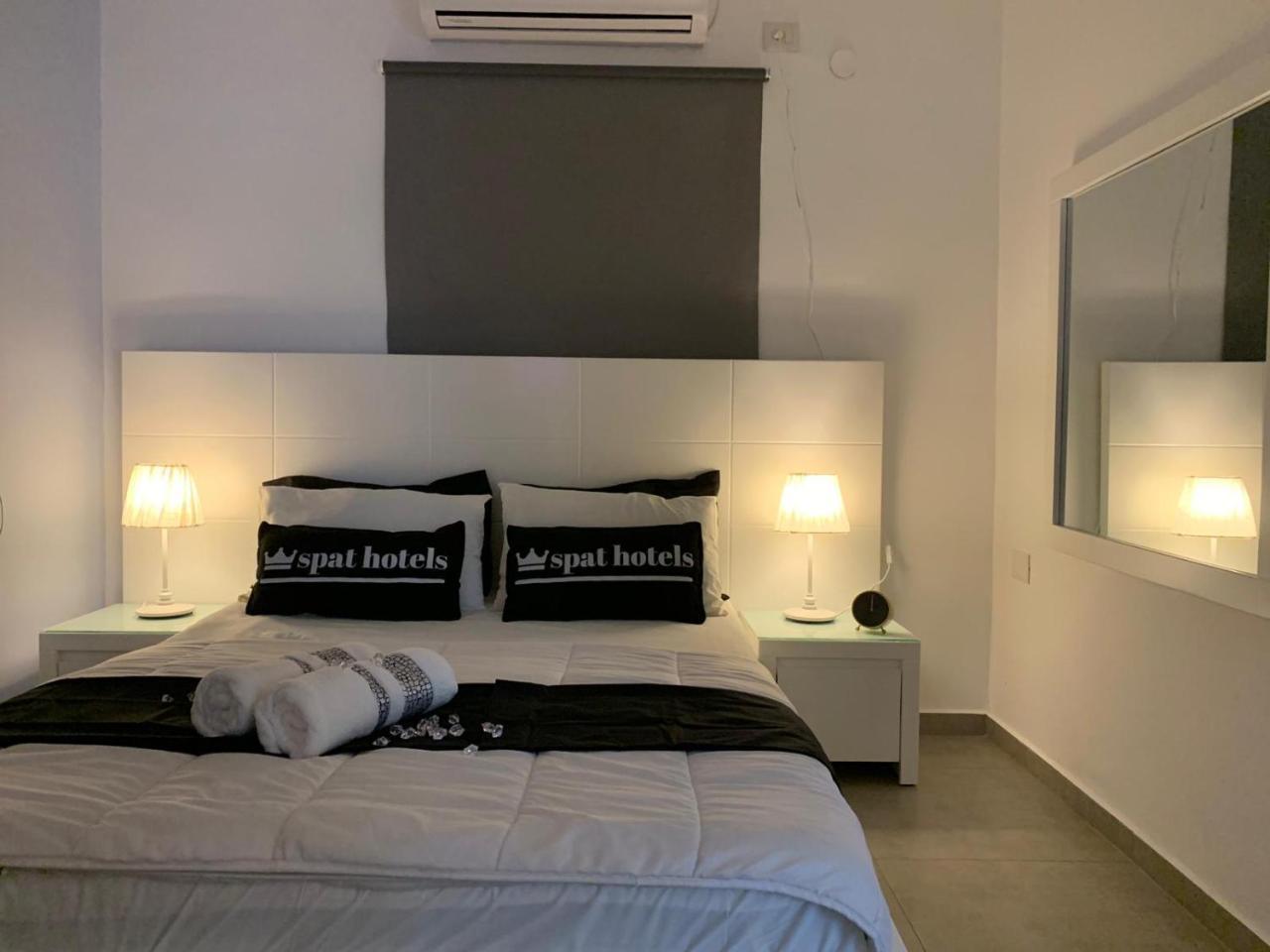Spat Apartments Bat Yam Exteriör bild