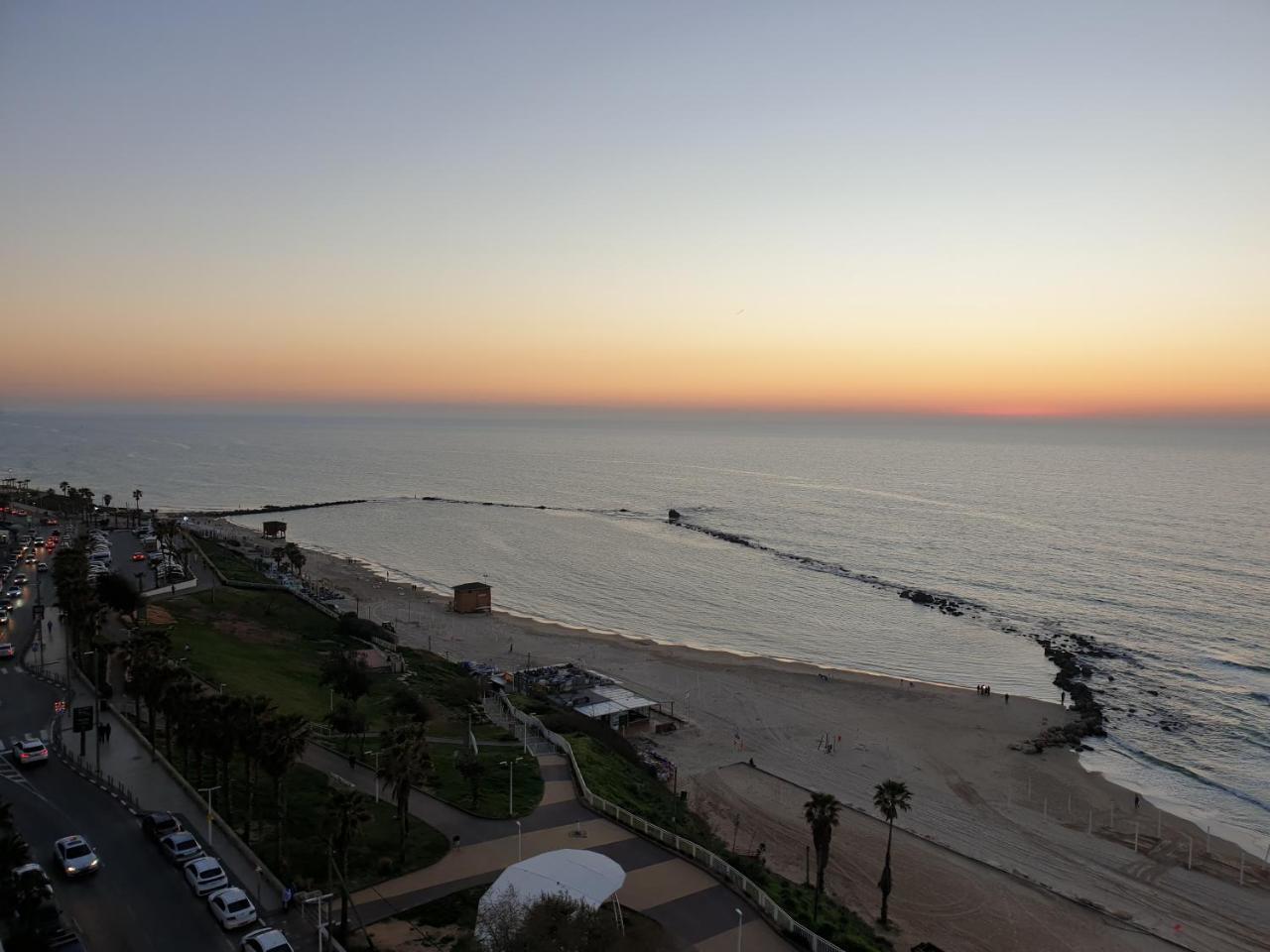 Spat Apartments Bat Yam Exteriör bild